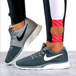 Nike Womens Tanjun Racer